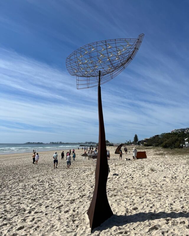 Last day of the Swell Sculpture festival today. It has been a very busy 10 days here in Currumbin, with a lot of fabulous sculptures to see. Here are just a few more. #sanctuarybeachresortcurrumbin #swellsculpturefestival #swellsculpture2022 #currumbin #currumbinbeach